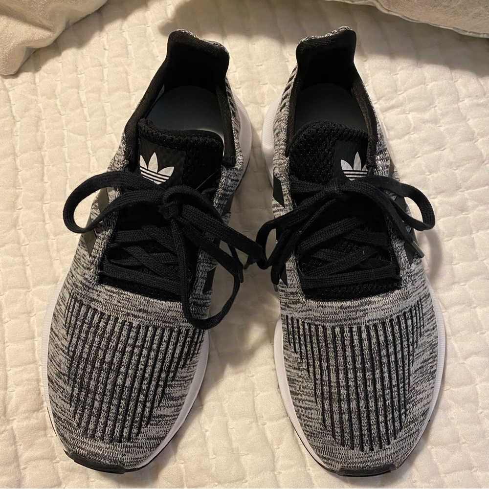 New without tag. ADIDAS boys 6.5 Swift. Black/White.